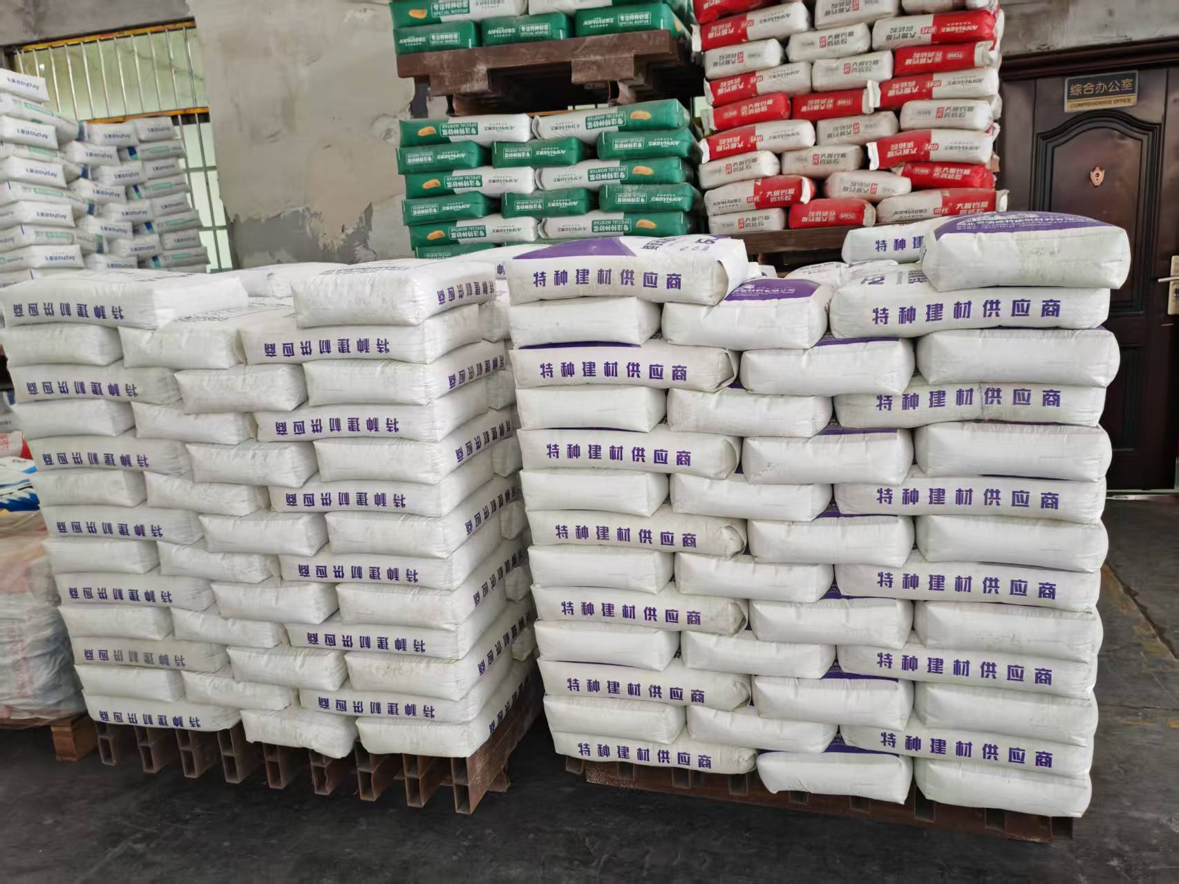 淇县拱顶带模注浆料